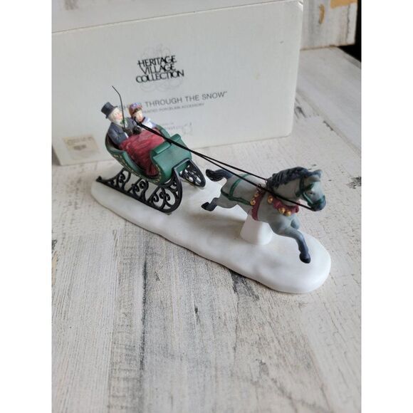 Dept 56 58203 Dashing Through The Snow heritage village accessory xmas - Picture 4 of 8